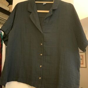 Old black  crinkle cotton top